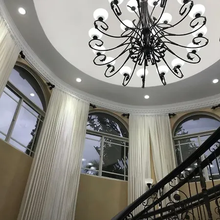 Pride Away Ironshore Luxury Bed&Breakfast