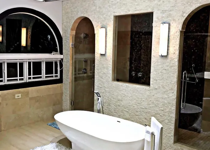 Pride Away Ironshore Luxury Bed and breakfast