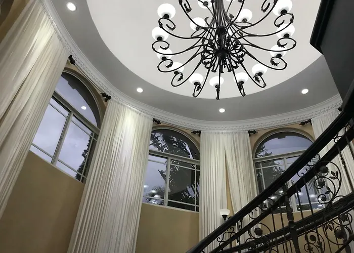 Bed and breakfast Pride Away Ironshore Luxury *
