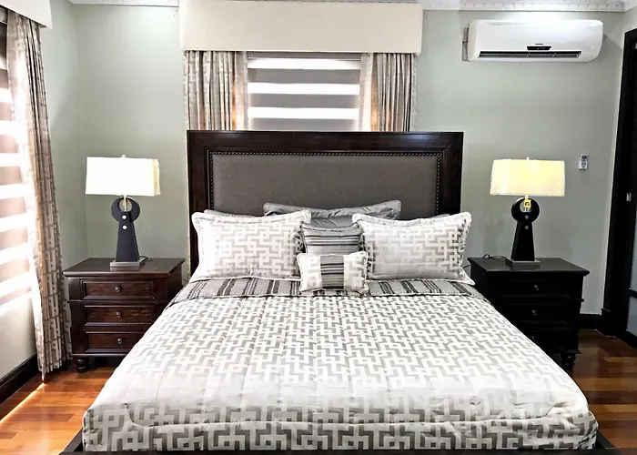 Pride Away Ironshore Luxury Bed and breakfast Montego Bay