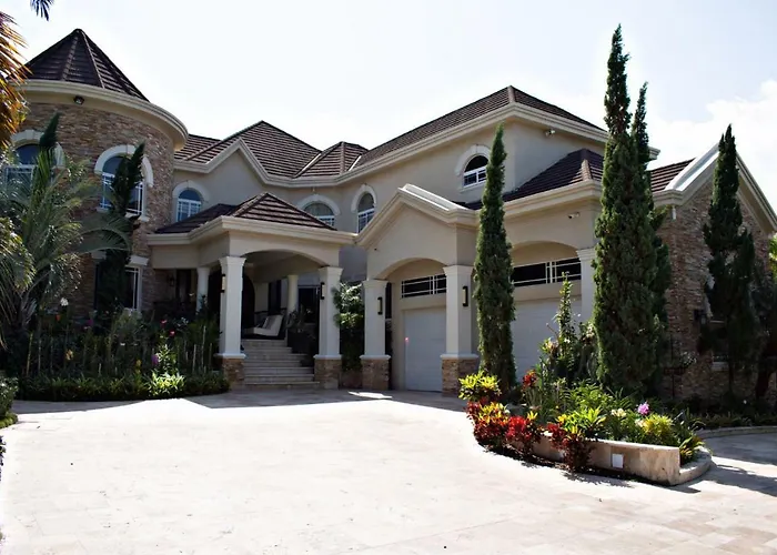 Pride Away Ironshore Luxury Bed and breakfast