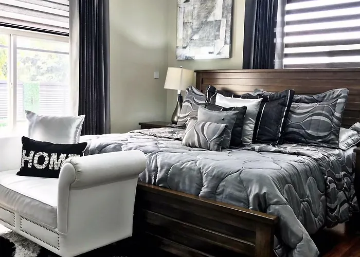 Pride Away Ironshore Luxury Bed and breakfast