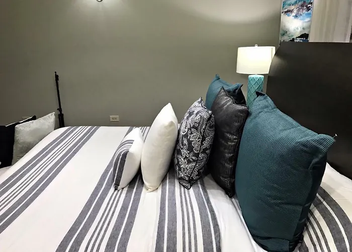 Pride Away Ironshore Luxury Bed and breakfast