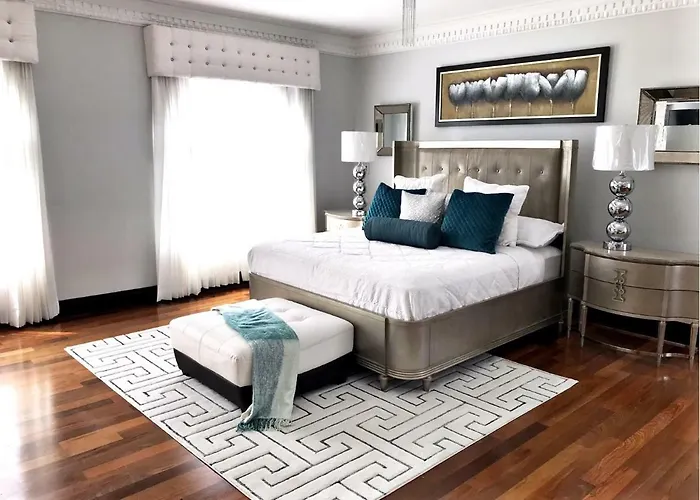 Bed and breakfast Pride Away Ironshore Luxury